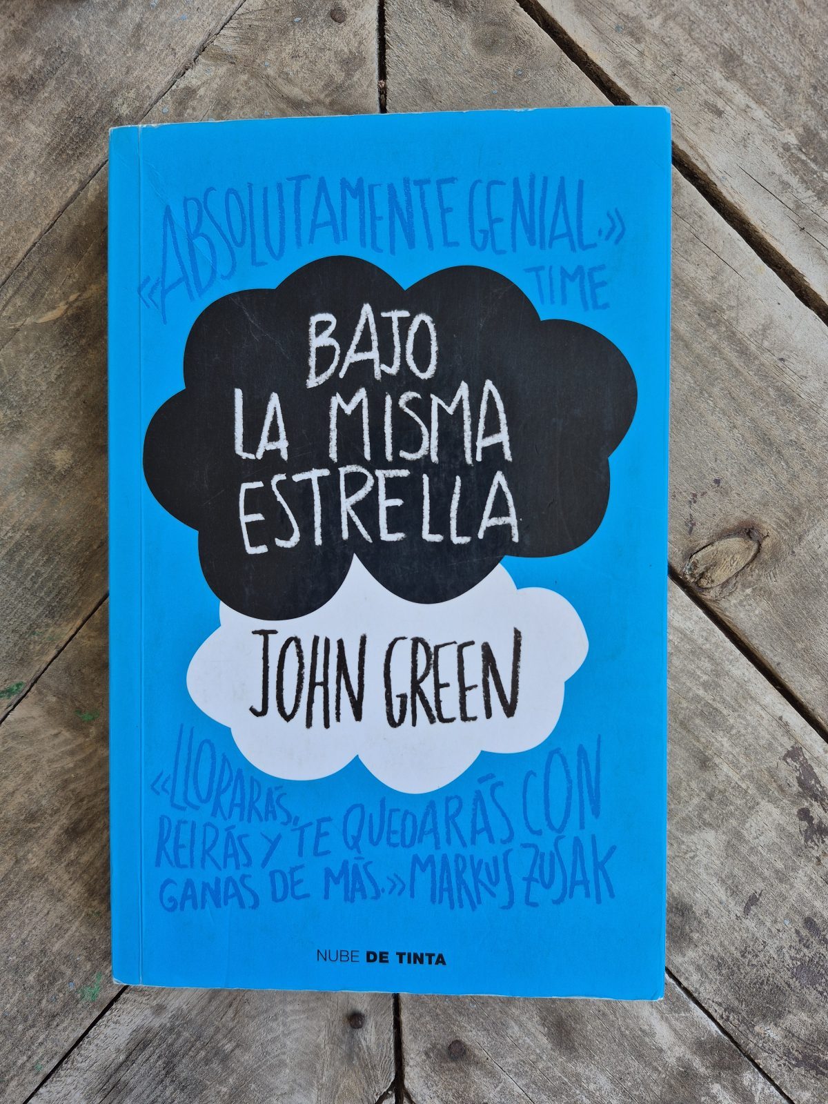 BAJO LA MISMA ESTRELLA