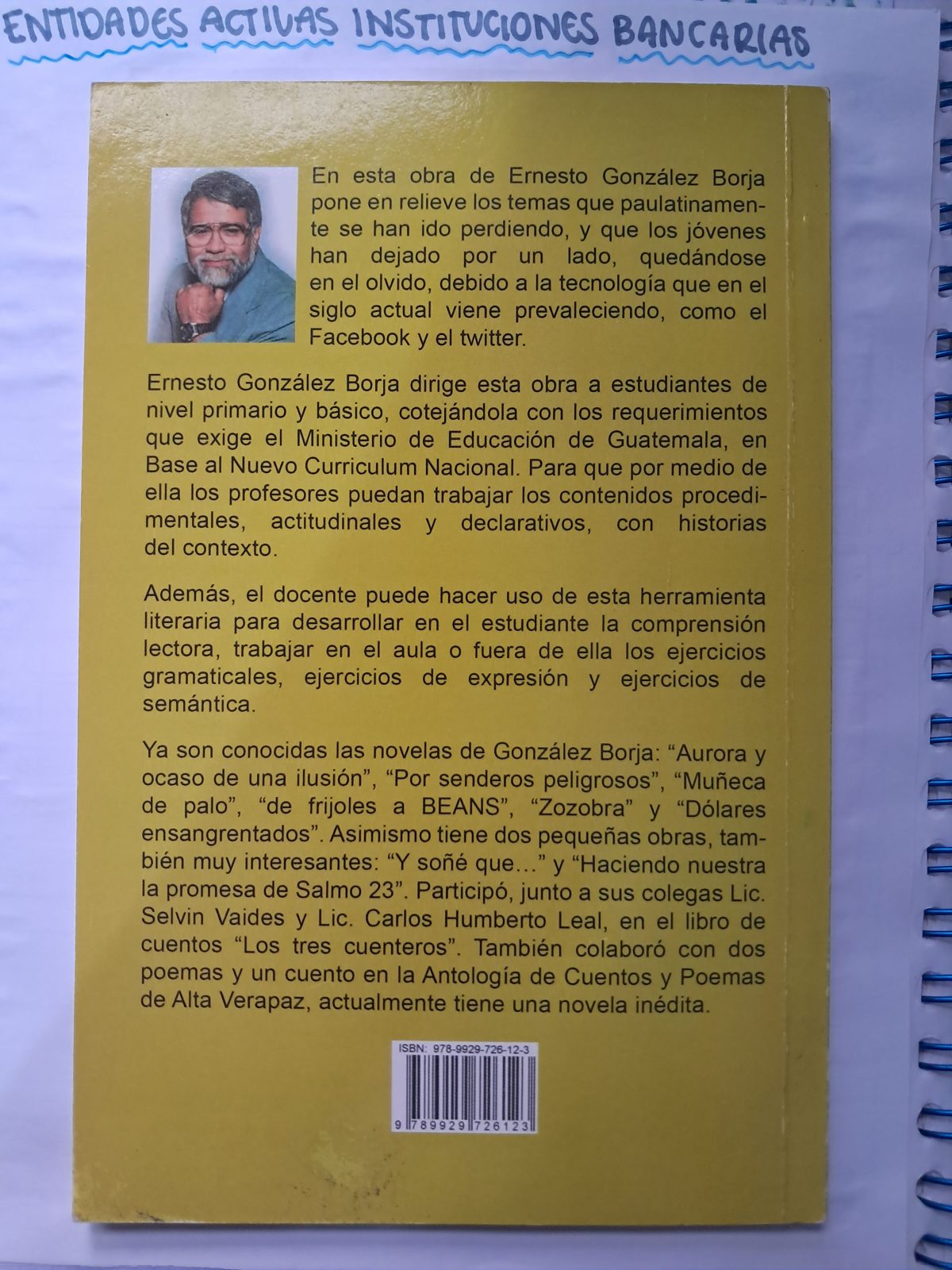 Atrás