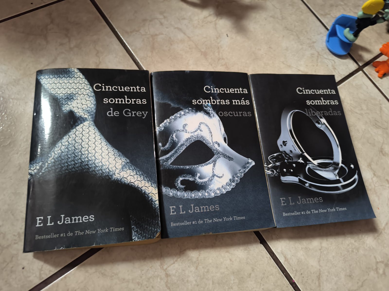 CINCUENTA SOMBRAS DE GREY 1: CINCUENTA SOMBRAS DE GREY