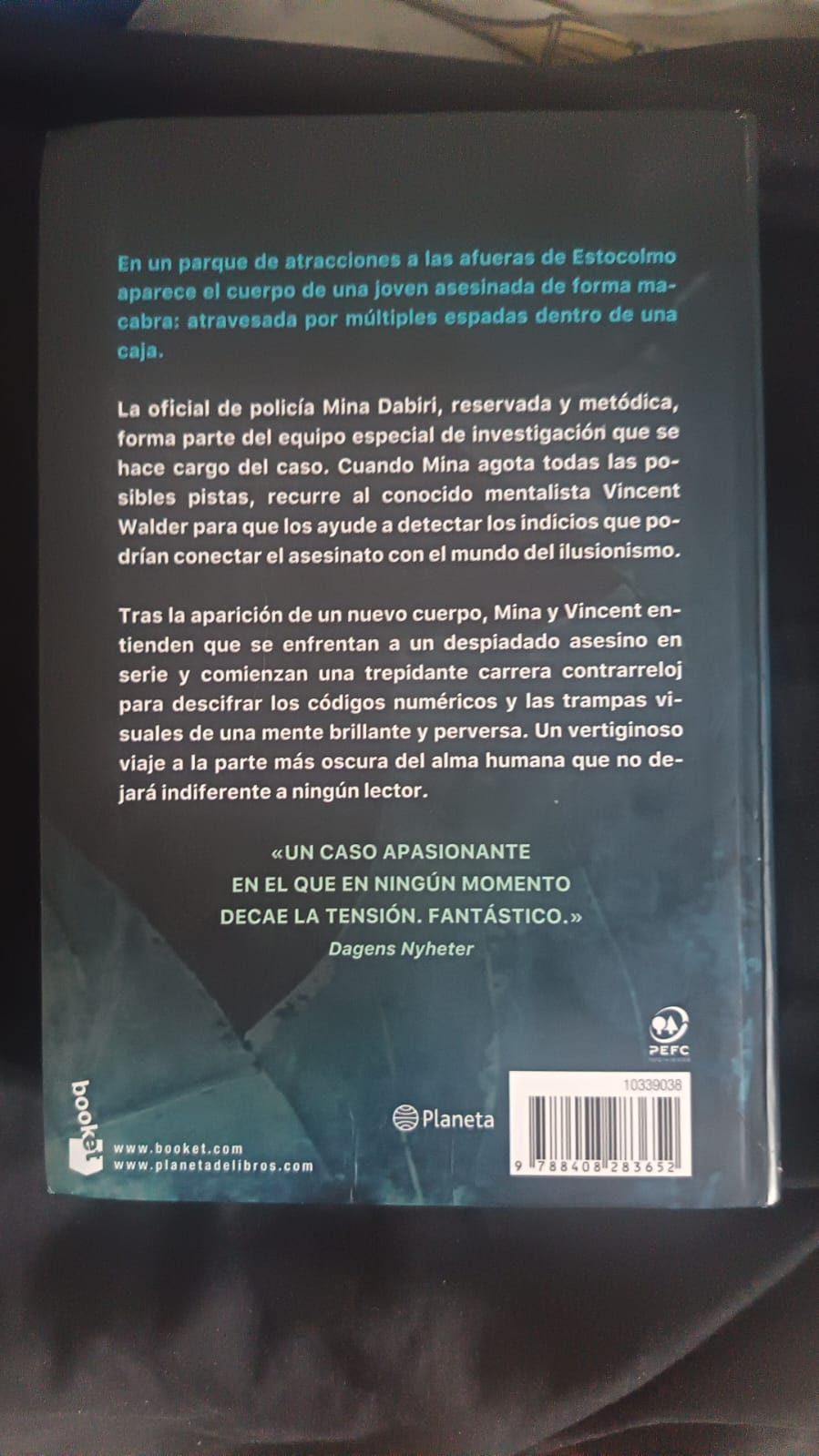 Atrás
